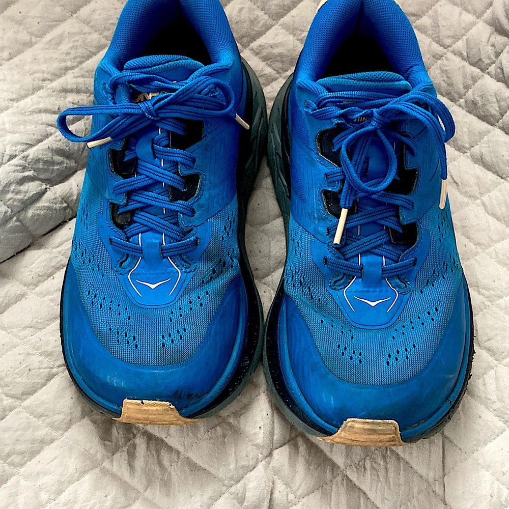Gently used Hoka tennis shoes
